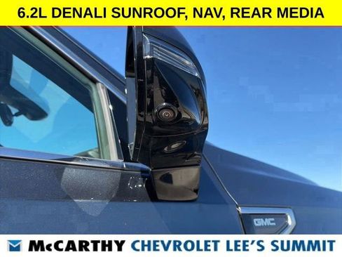 Used 2021 GMC Yukon Denali w/ Denali Premium Package image 29