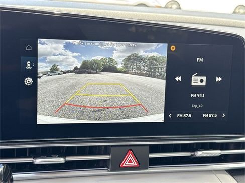 New 2025 Hyundai Elantra Limited image 23