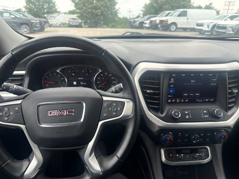 Used 2023 GMC Acadia SLT AWD/4WD image 17