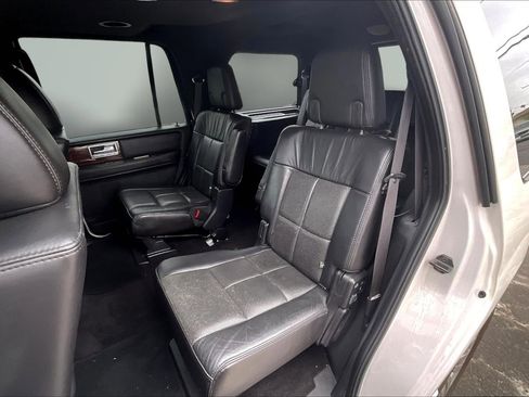 Used 2014 Lincoln Navigator 2WD image 26