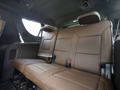 New 2026 Chevrolet Suburban High Country AWD/4WD image 13