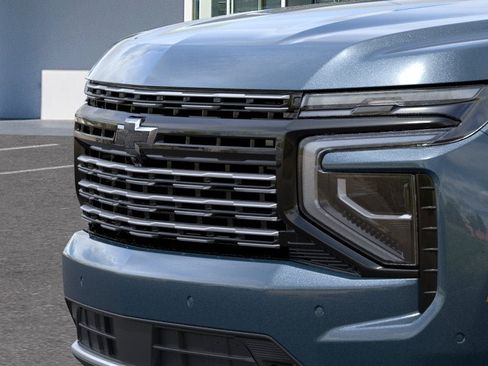 New 2026 Chevrolet Suburban High Country AWD/4WD image 13