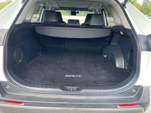 Used 2019 Toyota RAV4 Limited w/ Advanced Technology Package FWD image 16