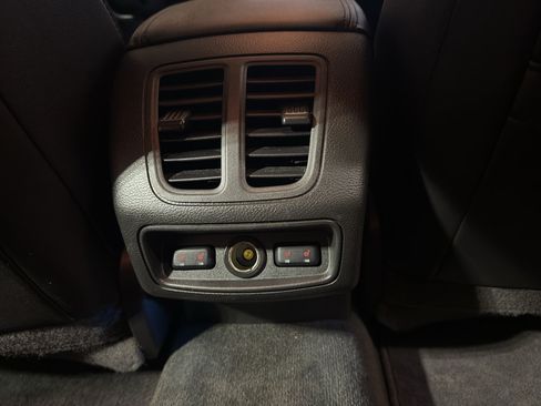 Used 2017 Ford Taurus Limited FWD image 27