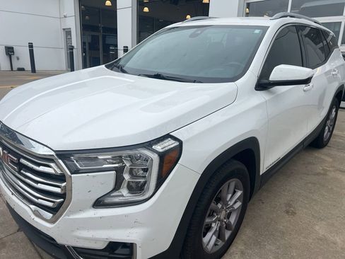 Used 2023 GMC Terrain SLT image 1