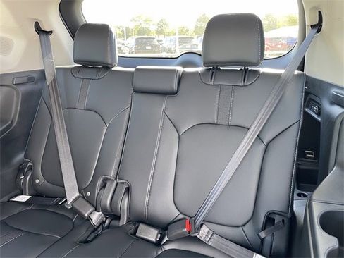 New 2025 Honda Pilot Touring image 28