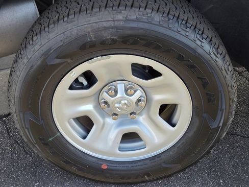 Used 2025 RAM 1500 Tradesman AWD/4WD image 10