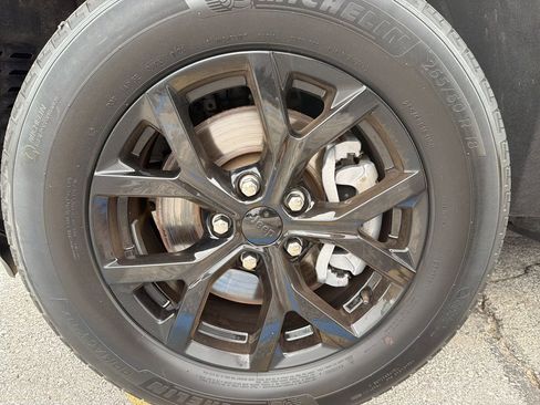 Used 2024 Jeep Grand Cherokee L Laredo image 10