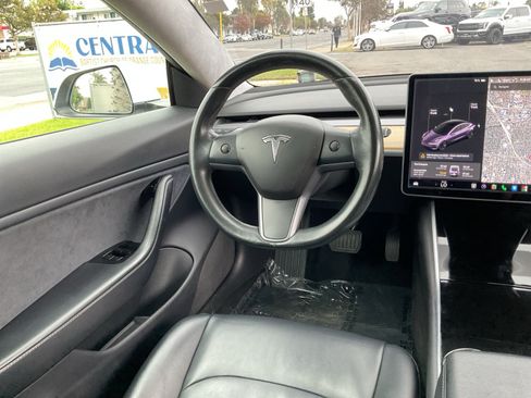 Used 2017 Tesla Model 3 Long Range RWD image 16