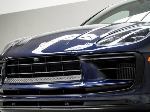 Used 2022 Porsche Macan S w/ Premium Package Plus image 2