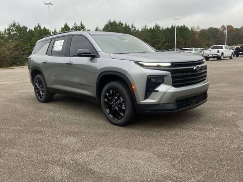 New 2026 Chevrolet Traverse LT w/ Midnight/Sport Edition image 5