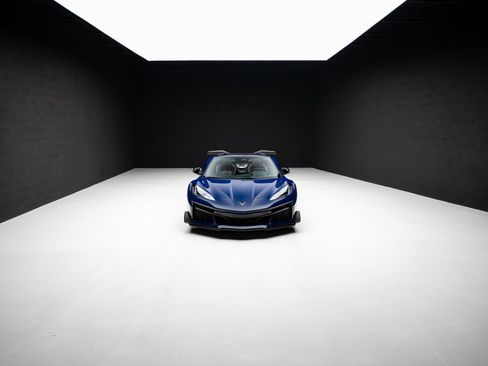 Used 2025 Chevrolet Corvette Z06 w/ Stealth Interior Trim Package RWD image 81