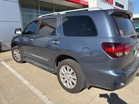 Used 2022 Toyota Sequoia Platinum image 5