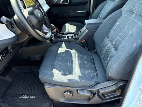 Used 2025 Ford Bronco Heritage Edition AWD/4WD image 9