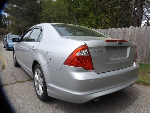 Used 2012 Ford Fusion SE FWD image 3