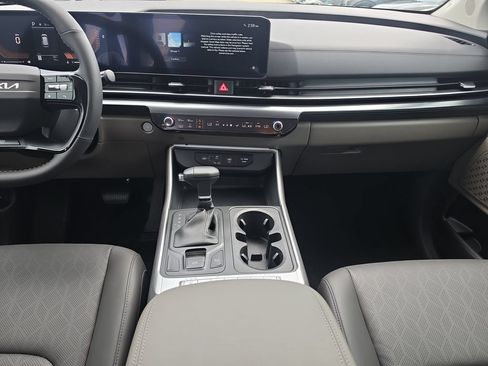 New 2027 Kia Carnival FWD image 14