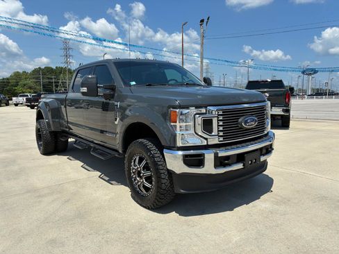 Used 2021 Ford F350 Lariat w/ Lariat Value Package AWD/4WD image 4