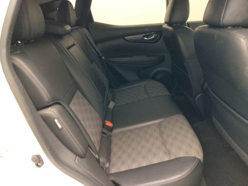 Used 2022 Nissan Rogue Sport SV w/ Technology Package FWD image 19