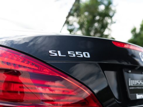 Used 2019 Mercedes-Benz SL 550 image 14