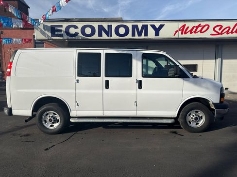 Used 2024 GMC Savana 2500 w/ Driver Convenience Package image 2