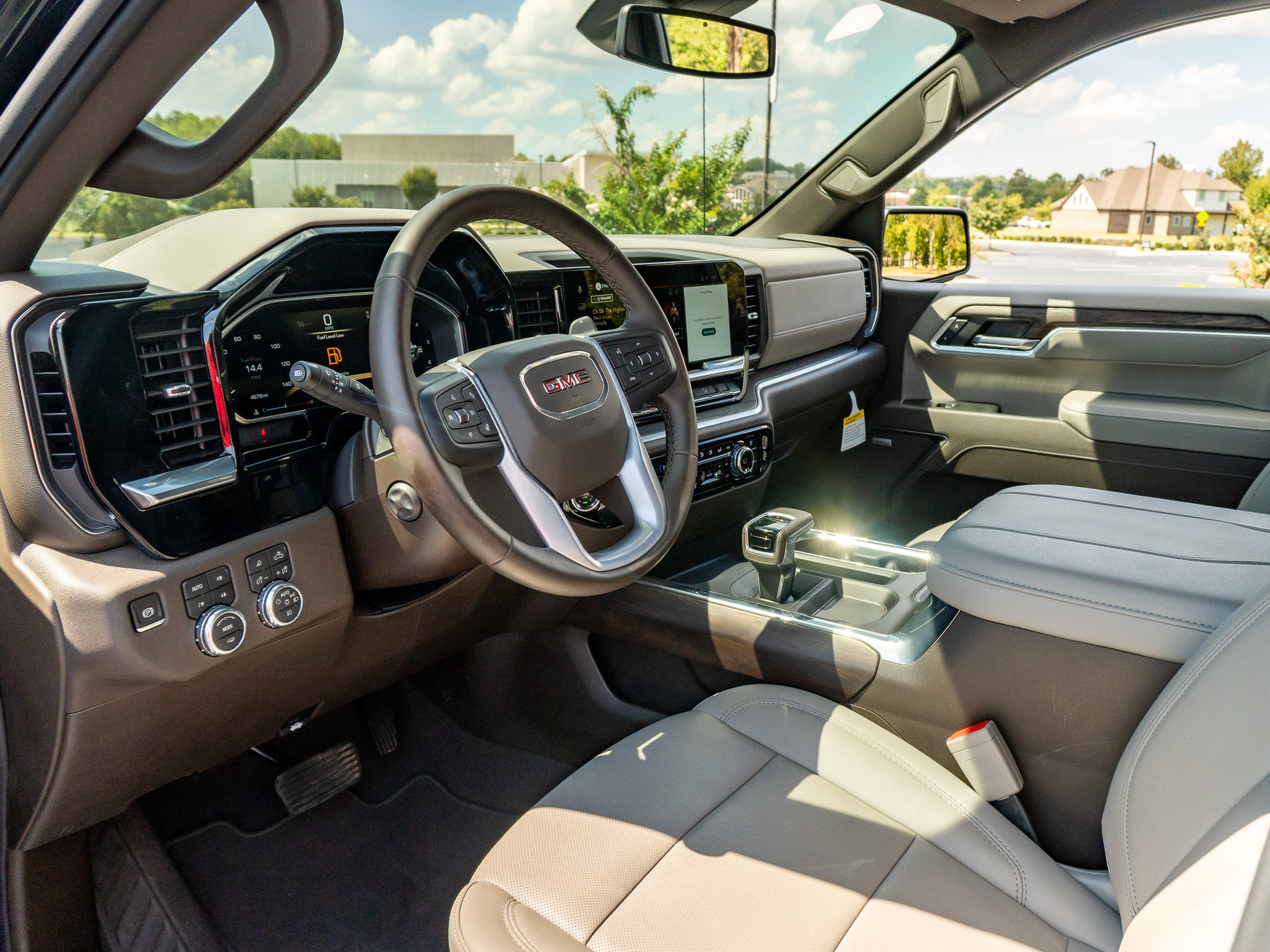 Used 2026 GMC Sierra 1500 SLT w/ SLT Convenience Package AWD/4WD image 11
