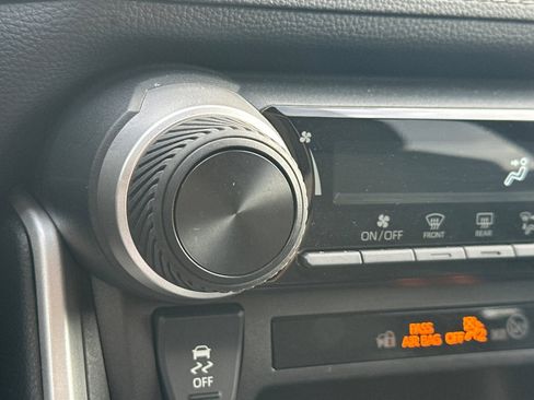 Used 2025 Toyota RAV4 LE image 29