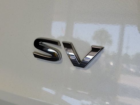 Used 2023 Nissan Rogue SV FWD image 7