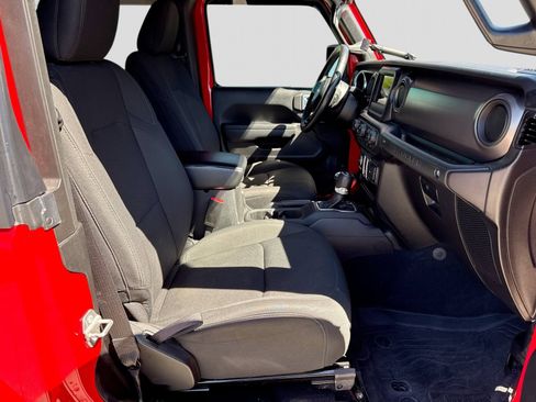Used 2022 Jeep Wrangler Sport AWD/4WD image 25