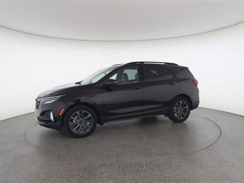 Used 2022 Chevrolet Equinox RS w/ Infotainment Package image 5