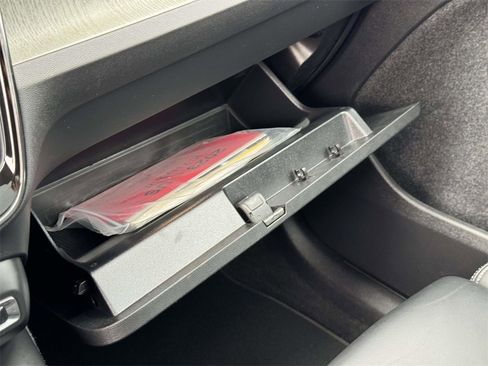 Certified 2023 Volvo XC40 B5 Plus w/ Driver Assist Package image 31