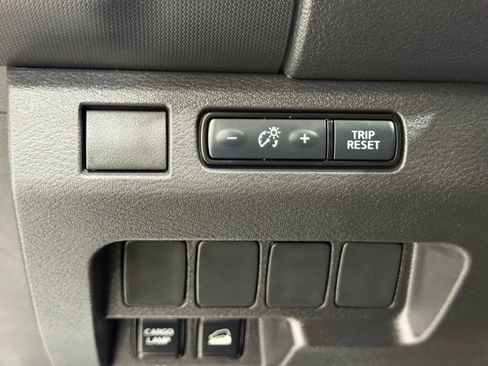 Used 2023 Nissan Frontier SV image 30