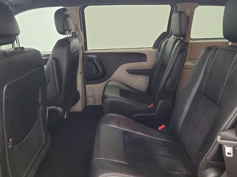 Used 2018 Dodge Grand Caravan SXT FWD image 18