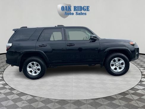 Used 2019 Toyota 4Runner SR5 AWD/4WD image 4