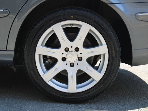 Used 2008 Mercedes-Benz E 350 4MATIC Sedan image 29