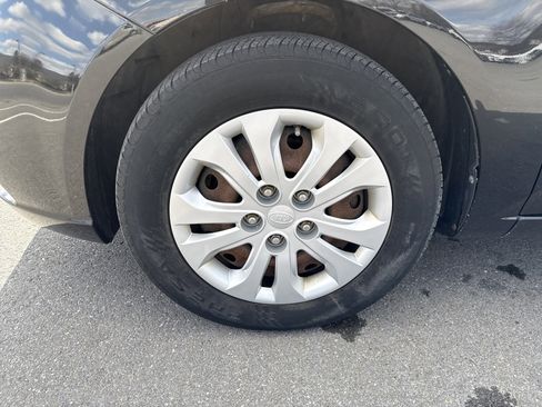 Used 2010 Kia Forte EX image 11