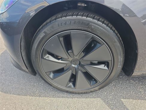 Used 2025 Tesla Model 3 Long Range RWD image 7
