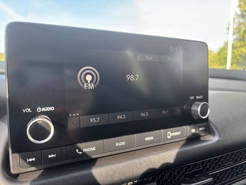 Used 2025 Honda HR-V LX image 23