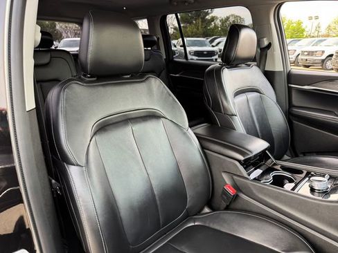 Used 2022 Jeep Grand Cherokee L Limited image 20