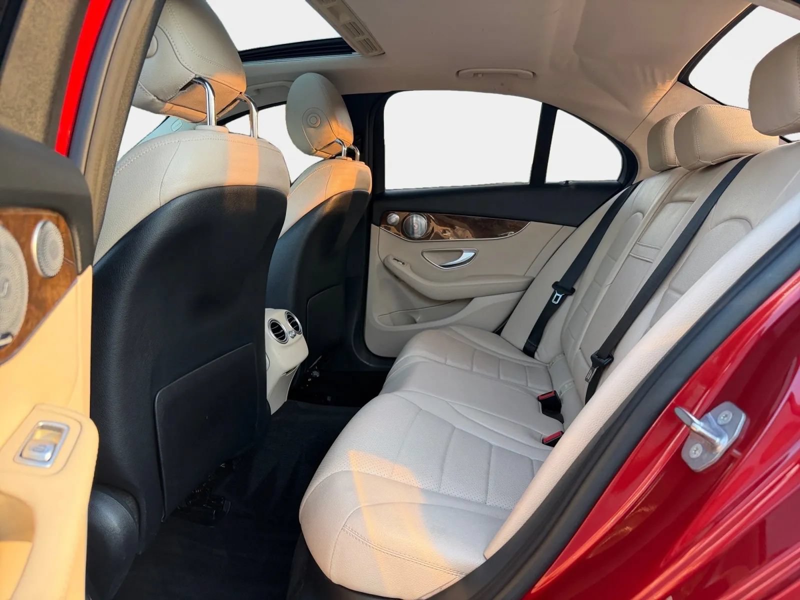 Used 2018 Mercedes-Benz C 300 Sedan w/ Premium Package image 10