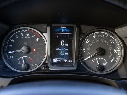 Used 2021 Toyota Tacoma TRD Off-Road w/ Technology Package AWD/4WD image 16