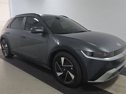 Used 2025 Hyundai Ioniq 5 SEL RWD image 3