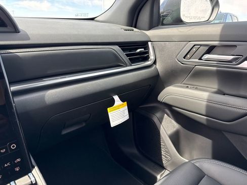 New 2026 GMC Terrain Elevation w/ Elevation Premium Package AWD/4WD image 28