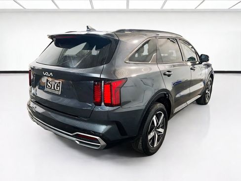 Used 2023 Kia Sorento S w/ Panoramic Sunroof Package FWD image 4