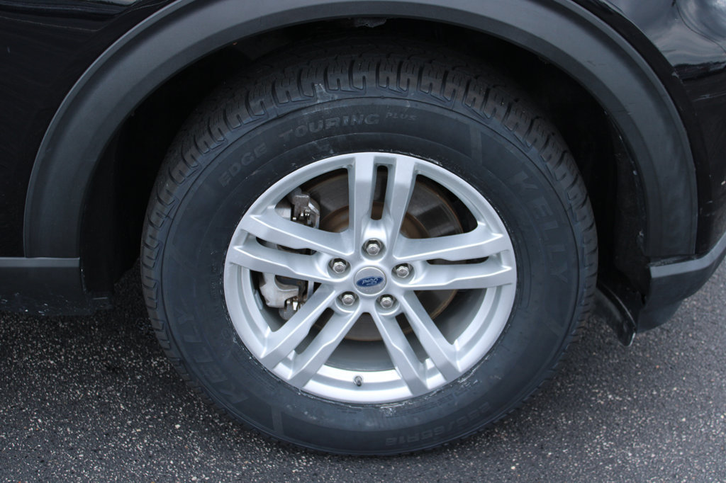 Used 2022 Ford Explorer XLT w/ Equipment Group 202A AWD/4WD image 18