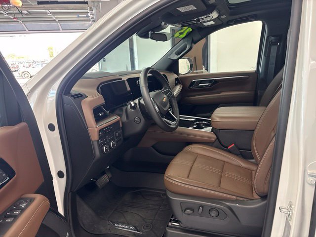 Used 2025 Chevrolet Tahoe High Country w/ Sun And Tow Package AWD/4WD image 15