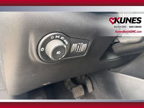 Used 2025 Jeep Compass Limited AWD/4WD image 19