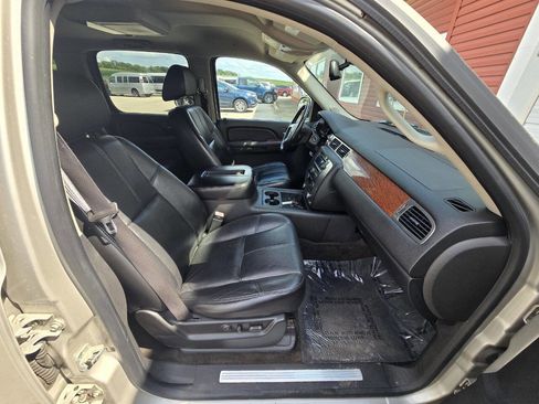 Used 2007 GMC Yukon XL SLT w/ SLT Preferred Equipment Group image 15