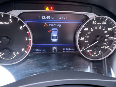 Used 2024 Nissan Altima 2.5 SV FWD image 15