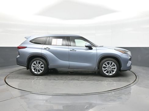 Used 2020 Toyota Highlander Limited image 8