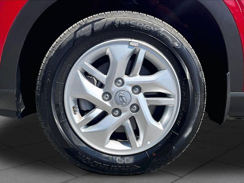 Used 2025 Hyundai Venue SE FWD image 10